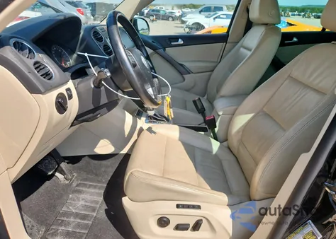 2010 Volkswagen Tiguan S из США, поврежденный, VIN WVGAV7AX3AW000272